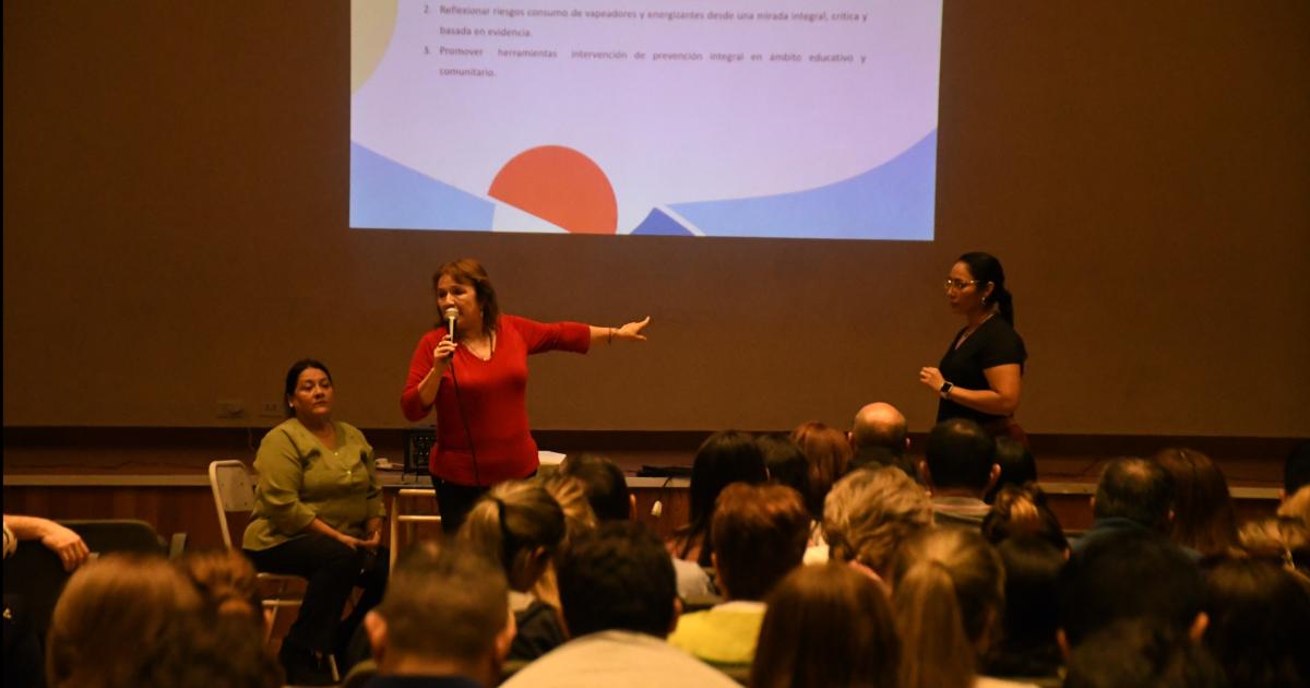 Santiago inicioacute una capacitacioacuten docente sobre prevencioacuten de adicciones con eje en Vapeadores y Energizantes