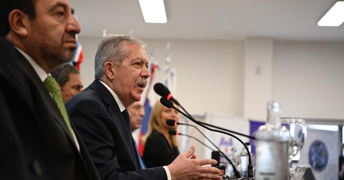 Suaacuterez participoacute de la apertura del primer Encuentro Internacional de Cibercrimen