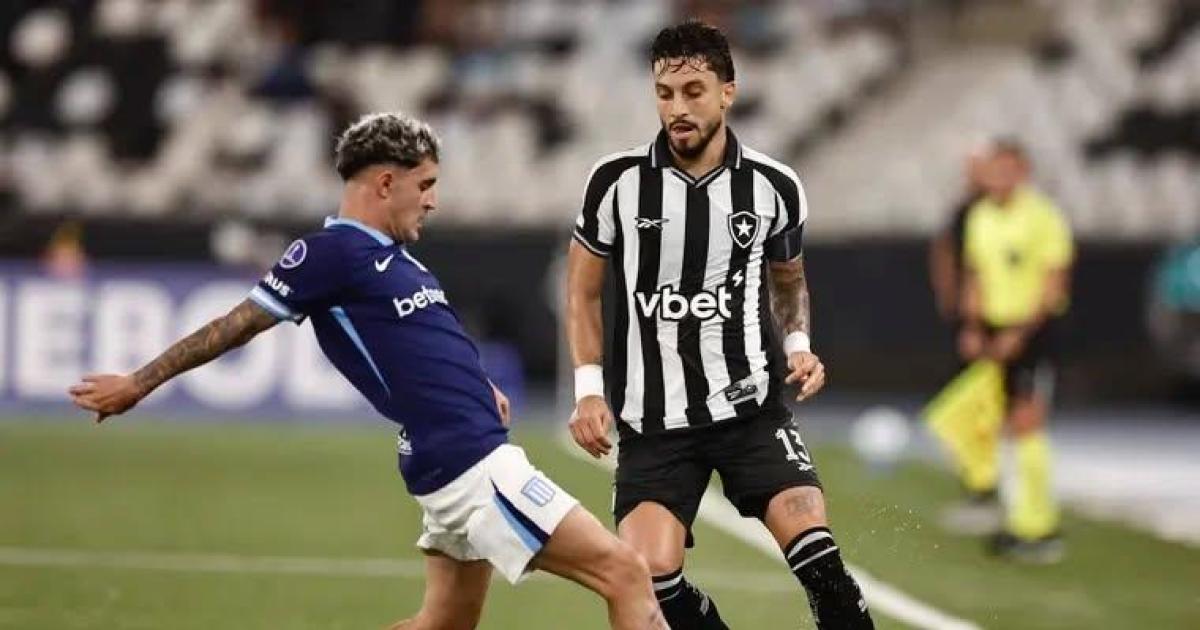 Dura derrota de Racing que hace peligrar la clasificacioacuten a octavos