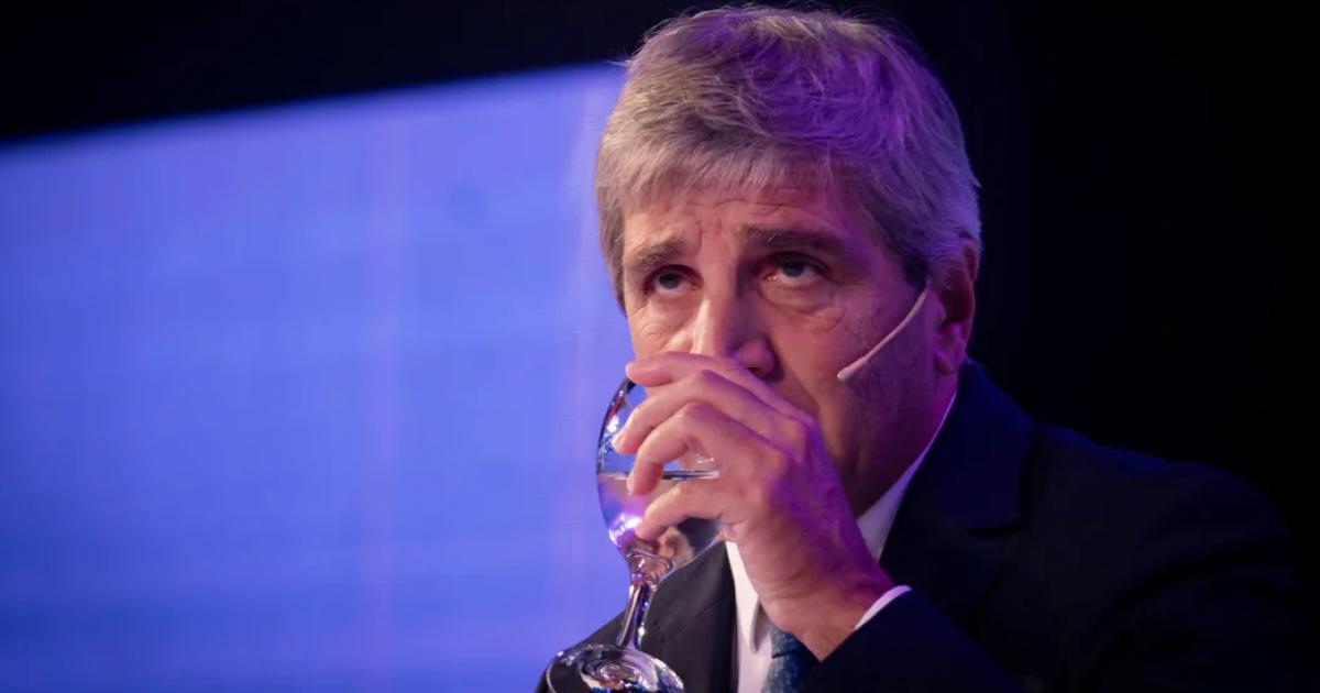 Caputo aseguroacute que el kirchnerismo es el infierno y anticipoacute crecimiento para el paiacutes en 2027