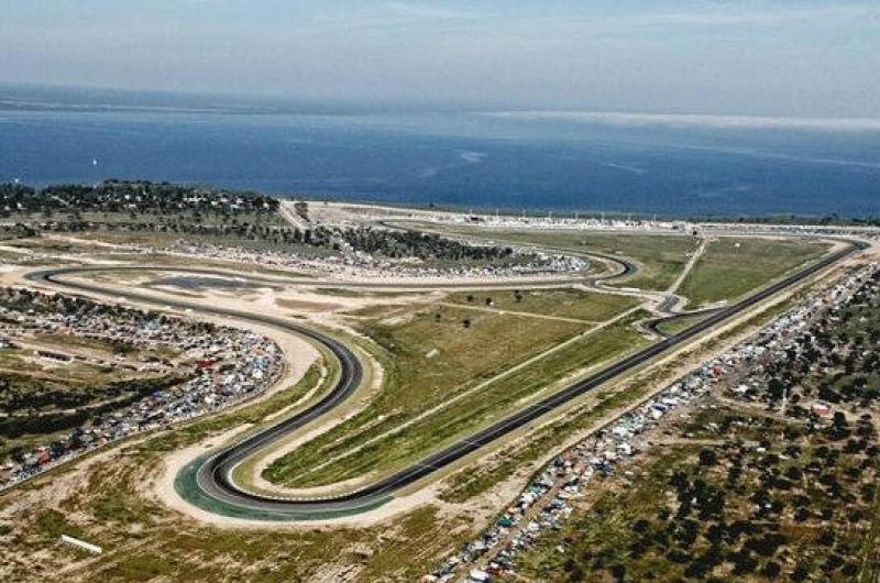 El Turismo Carretera vuelve a correr en el circuito perimetral de Las Termas