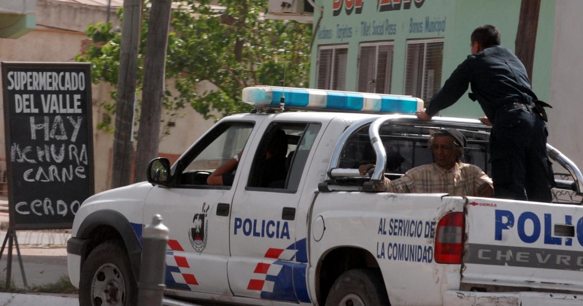Piroacutemano rocioacute la casa de su ex con nafta pero le falloacute el encendedor