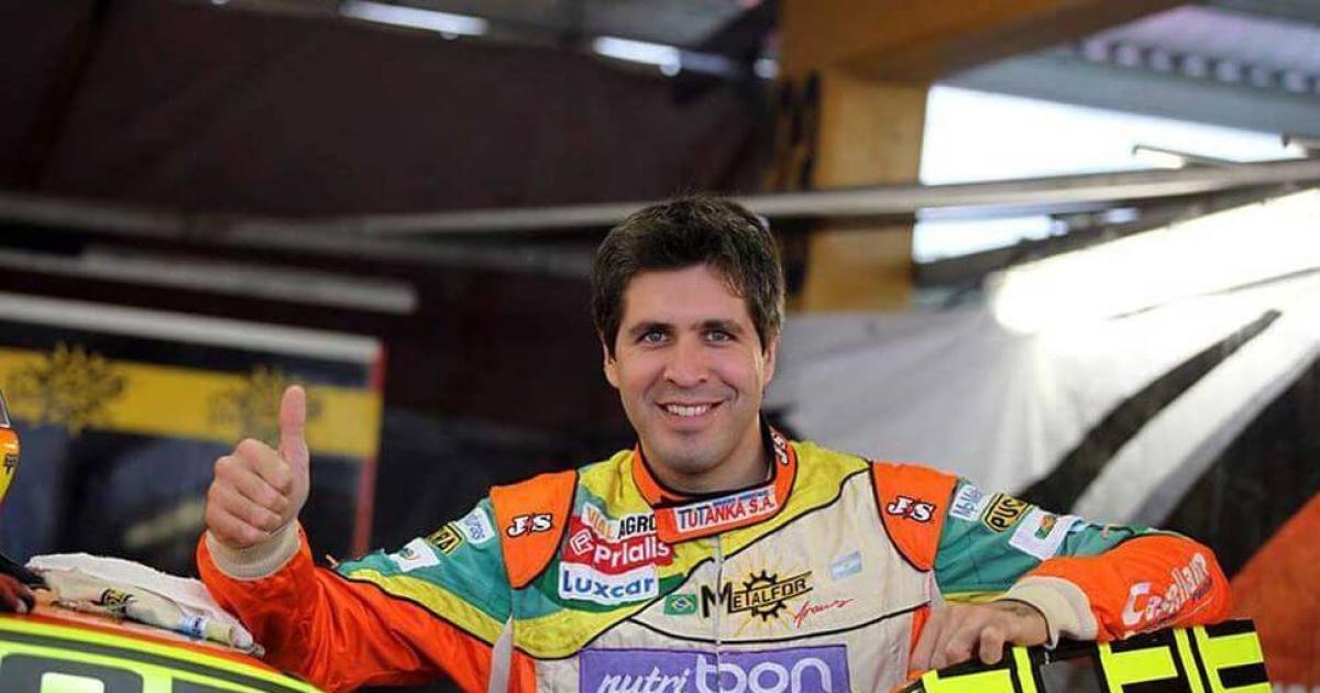 El piloto de Loberia Jonatan Castellanos los mira a todos desde arriba en el campeonato