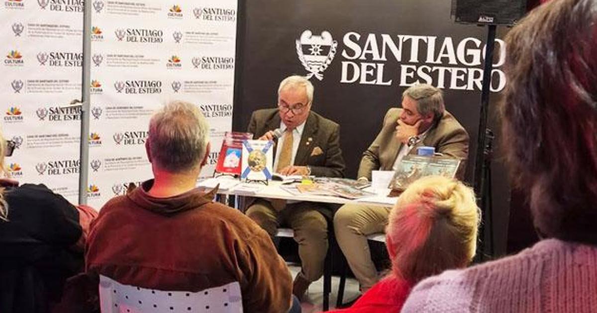 Feria del Libro Joseacute Olivieri presentoacute a su nuevo libro