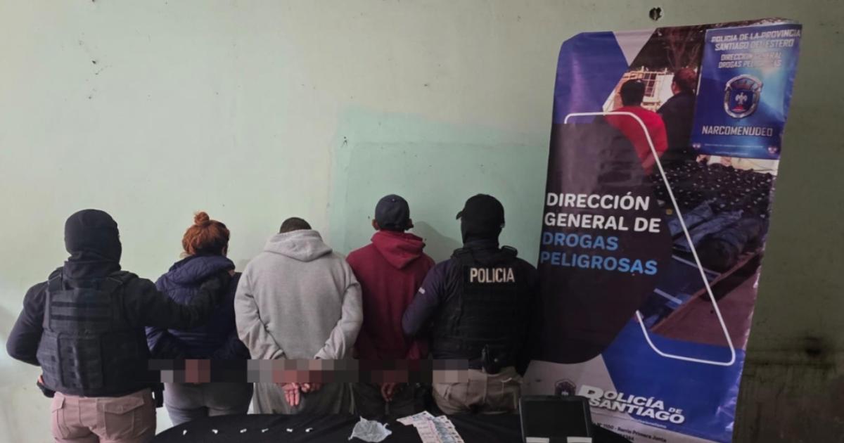 Detenidos por venta de drogas - Foto- Relaciones Policiales
