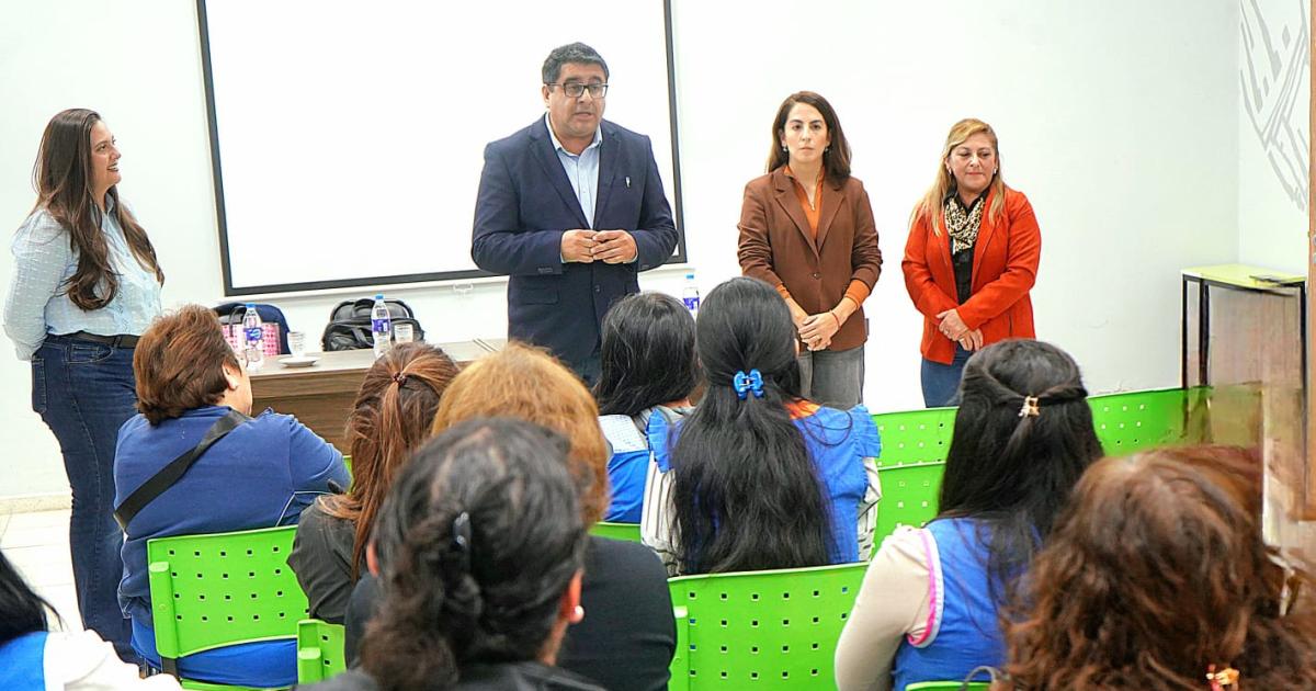 Capacitan sobre Metodologiacutea STEAM a docentes municipales