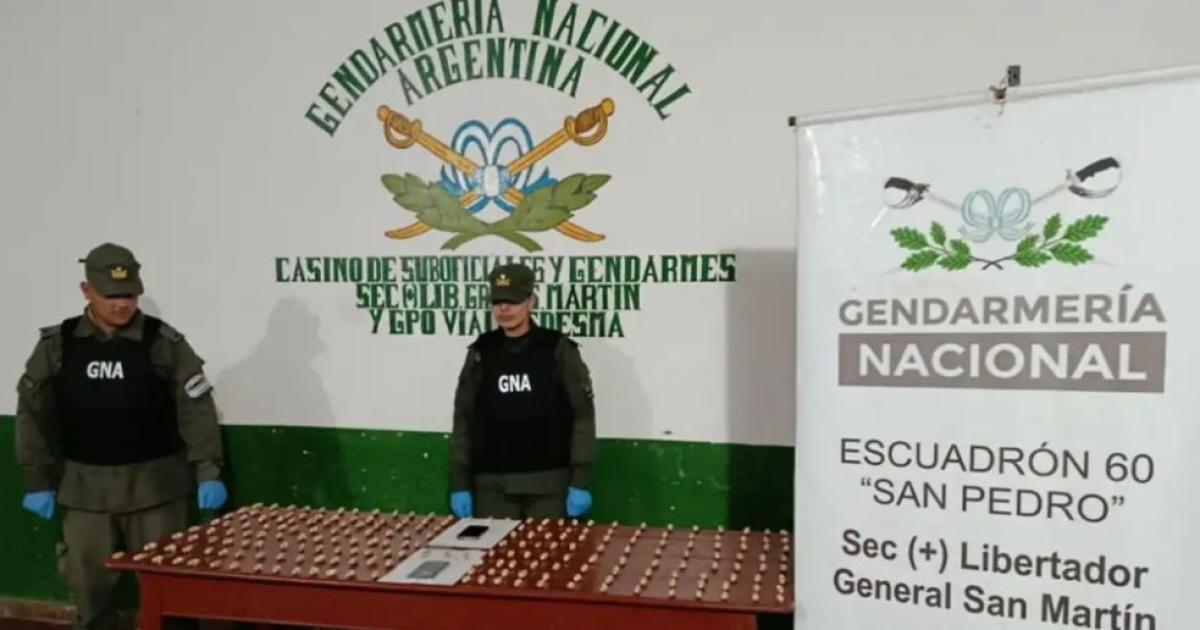 Gendarmería Nacional incautó 216 cpsulas de cocaína