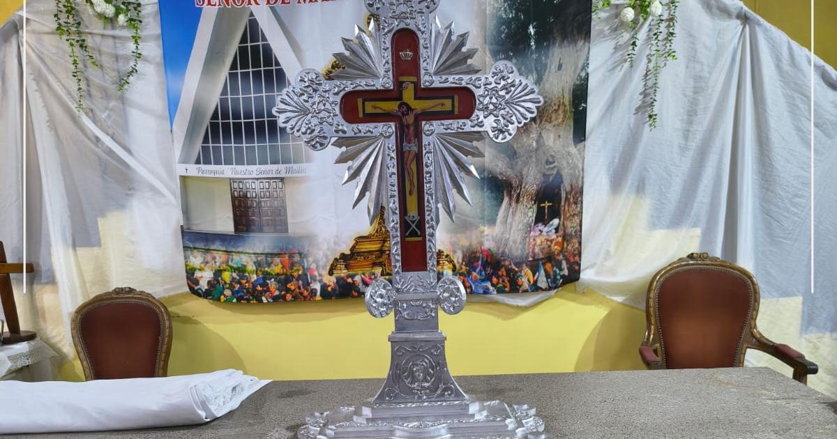 La entrega bajo la Cruz- servidores ya estaacuten listos para la Fiesta Grande del Sentildeor de Mailiacuten
