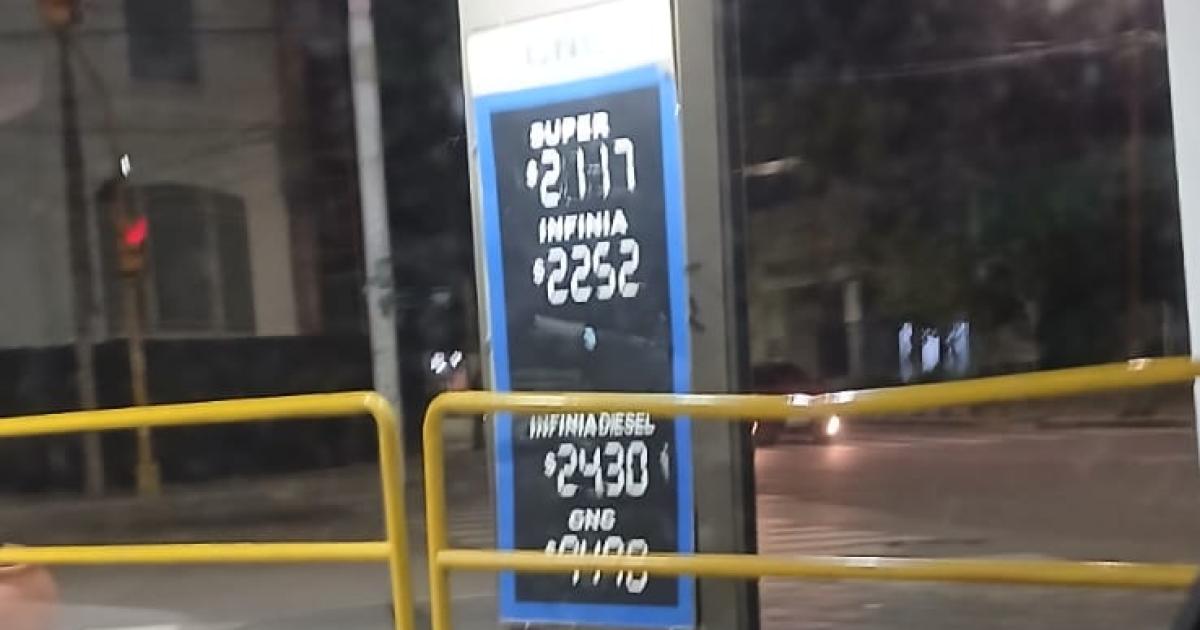 YPF aumentoacute en promedio 08-en-porciento- los combustibles pasada la medianoche