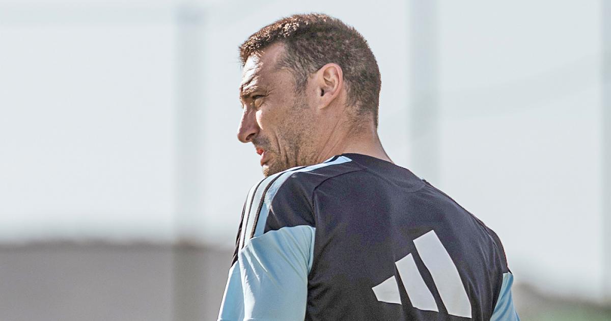 Scaloni sacudioacute el fuacutetbol argentino con una prelista llena de sorpresas y pesos pesados para el Mundial 2026