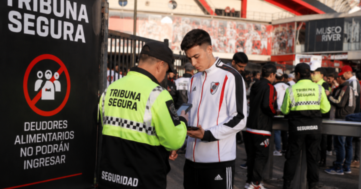 Tribuna Segura- los deudores alimentarios tampoco podraacuten ingresar a los estadios