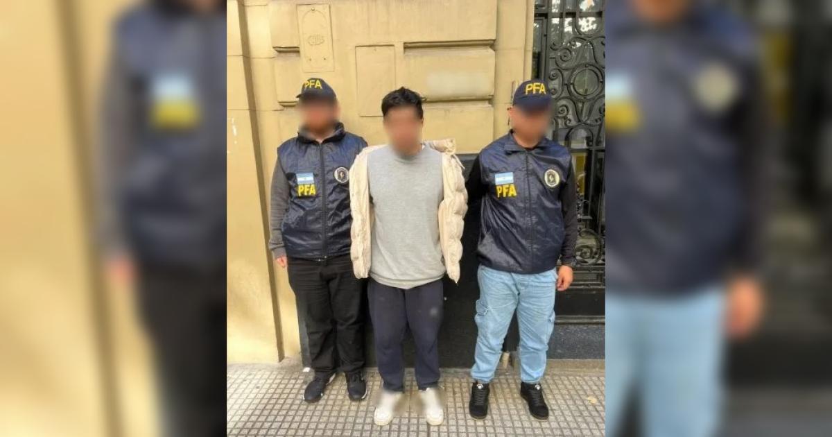 De no creer- fue a retirar su certificado de antecedentes penales y lo detuvo la Federal