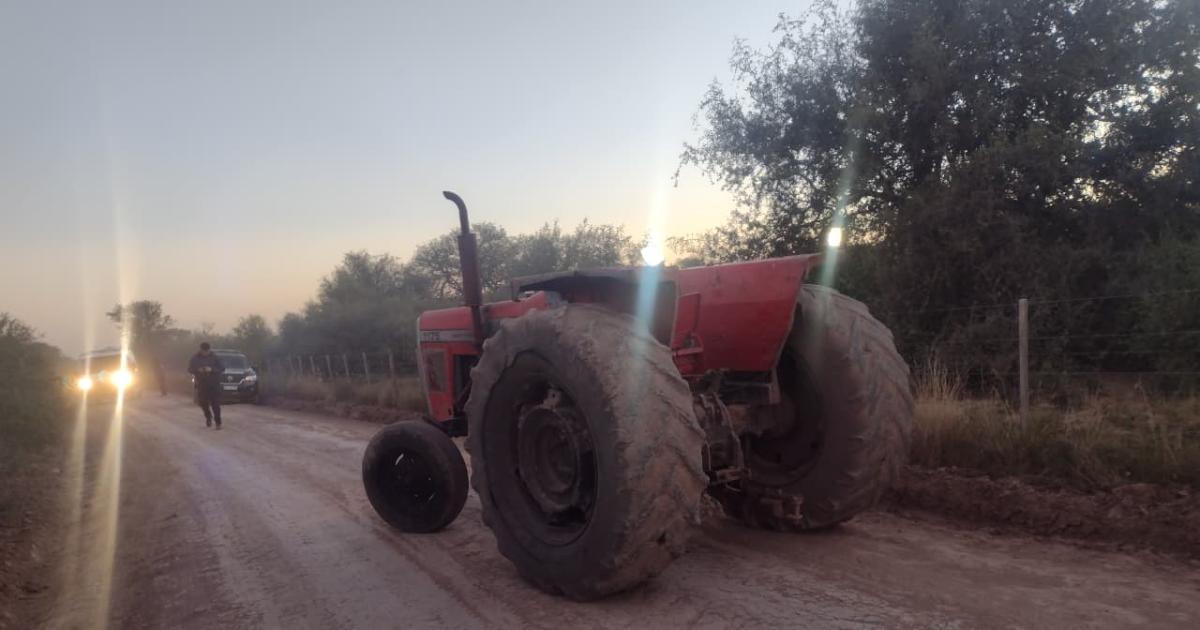 Motociclista resultoacute herido de gravedad al chocar contra un tractor