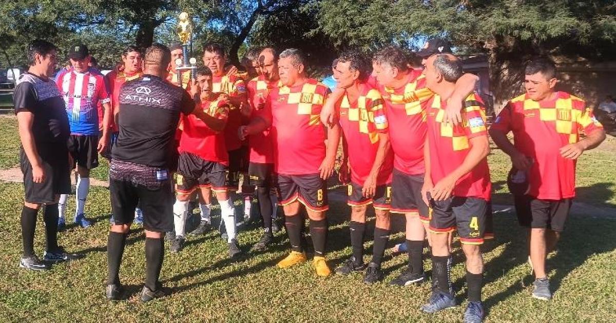 PROTAGONISTAS San Esteban FC es campeón de la Copa de Plata del pasado Torneo de Verano