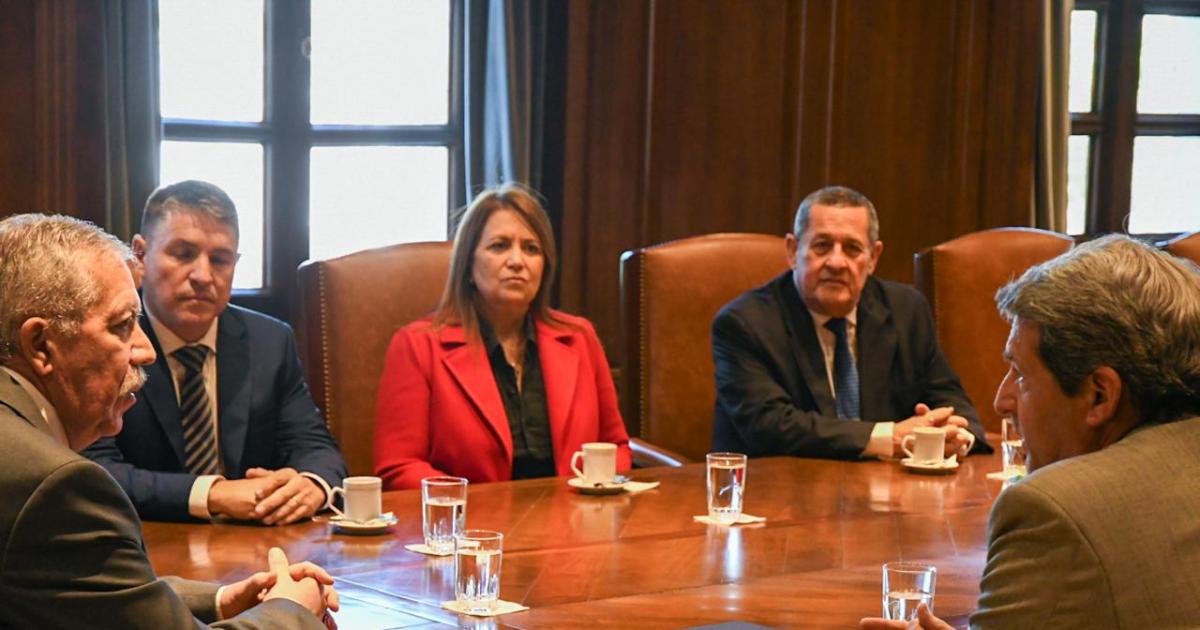 Eliacuteas Suaacuterez se reunioacute con los miembros del Tribunal de Cuentas de la Provincia