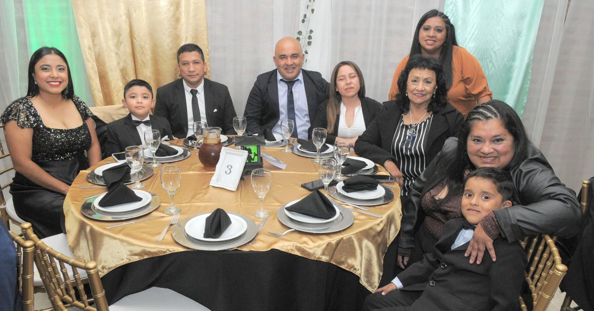 NOCHE MAacuteGICA PARA AINARA