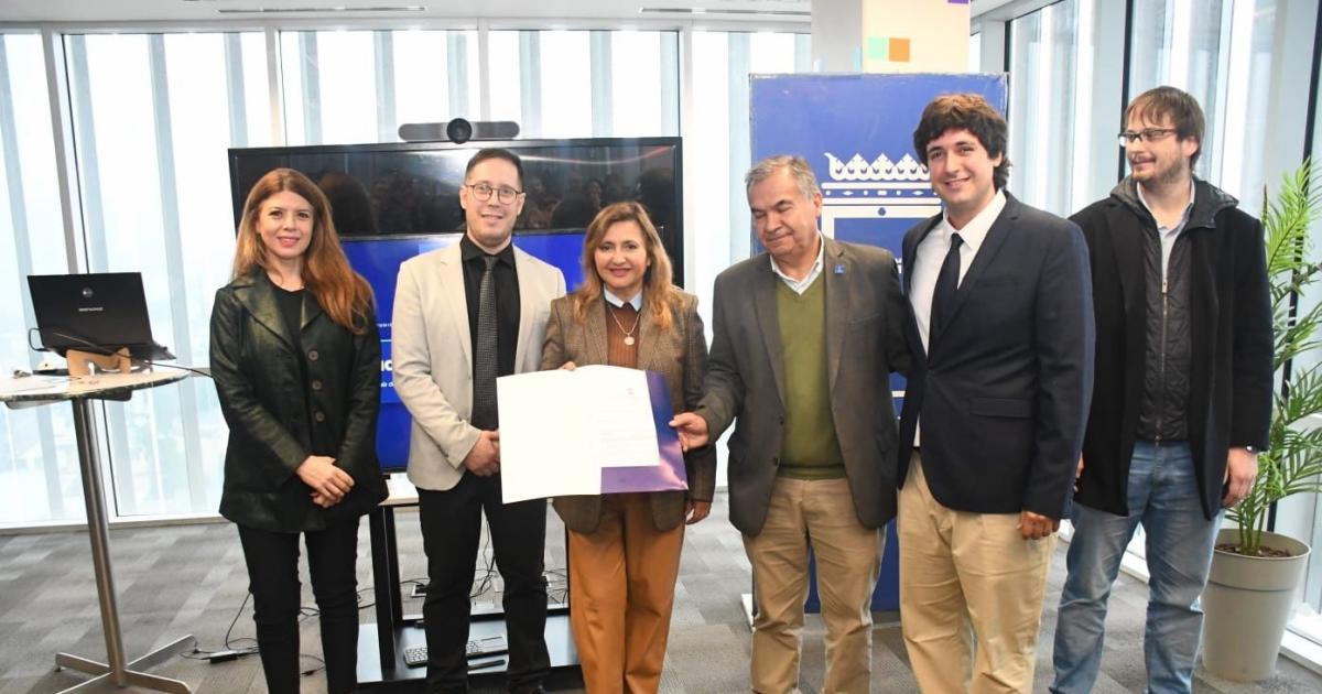 Fuentes y Benavente lanzaron una capacitacioacuten sobre Inteligencia Artificial para personal municipal