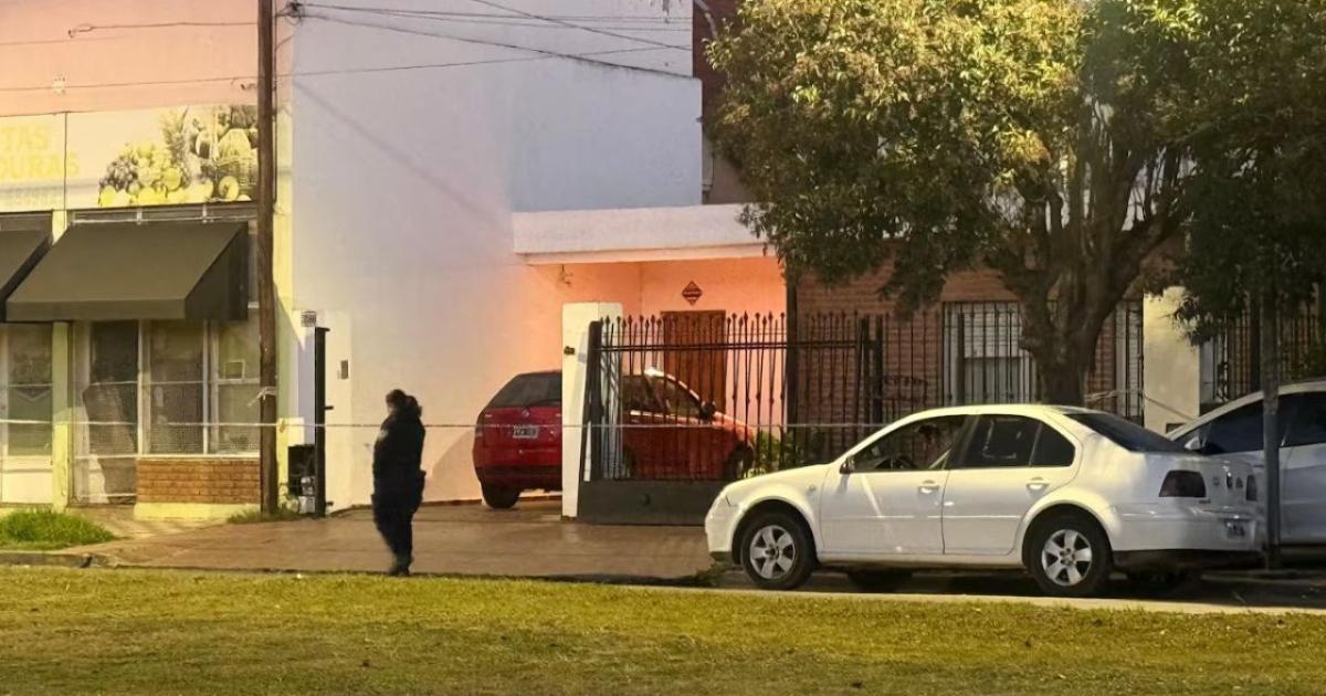 Tragedia- nena de 5 antildeos murioacute aplastada por el portoacuten de su casa