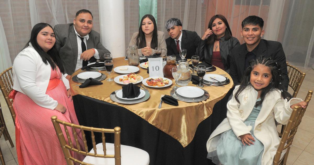 NOCHE MAacuteGICA PARA AINARA