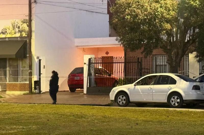 Tragedia- nena de 5 antildeos murioacute aplastada por el portoacuten de su casa