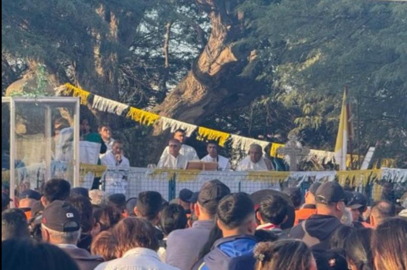 Con fuerza esperanza y vida Mailiacuten recibe a miles de peregrinos