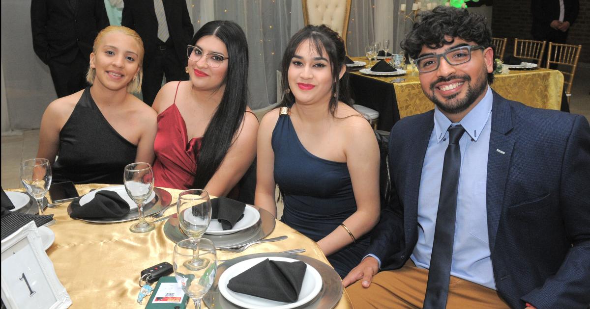 NOCHE MAacuteGICA PARA AINARA