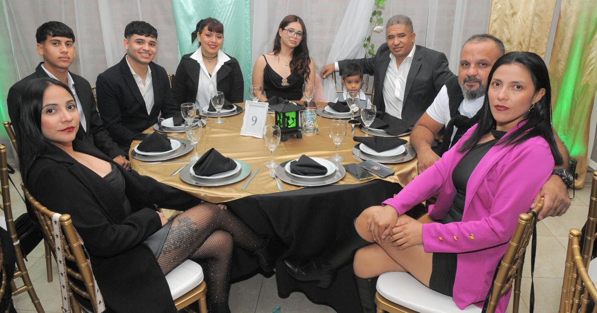 NOCHE MAacuteGICA PARA AINARA