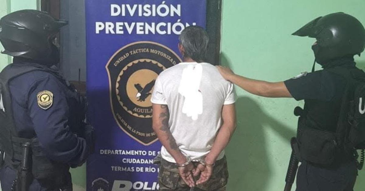 Salvaje- atacoacute a pintildeas a menor para robarle el celular cerca del Jardiacuten Municipal