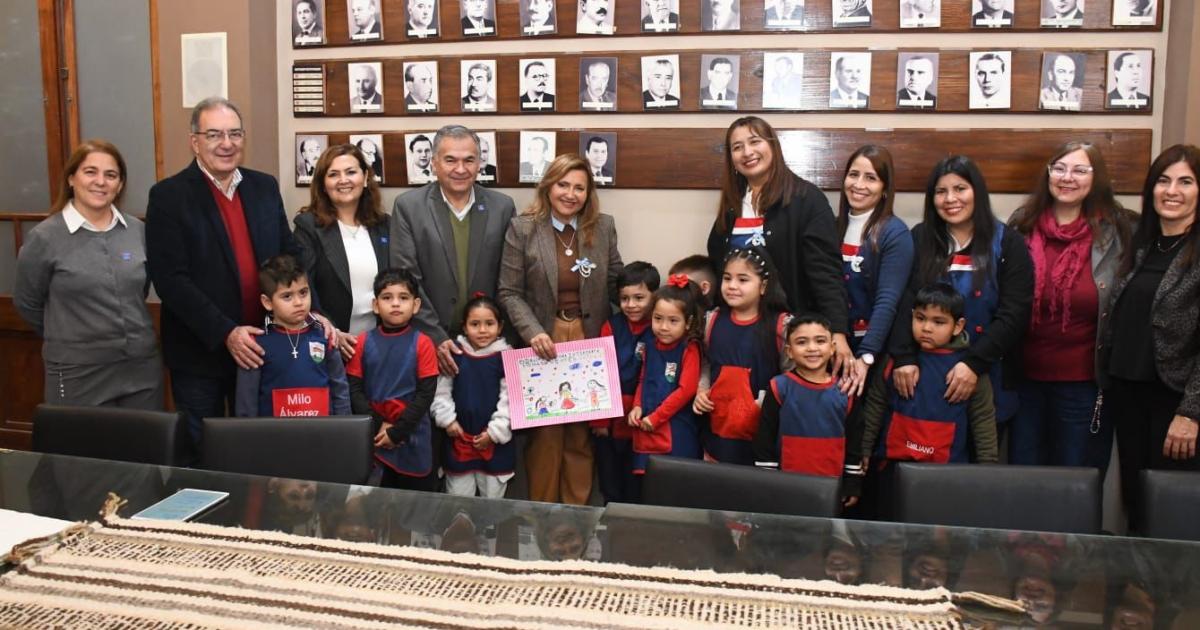 Alumnos de jardiacuten municipal y una app para cuidar el barrio