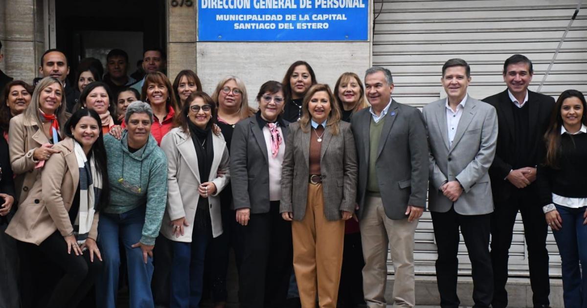 La intendente Fuentes saludoacute a empleados del aacuterea Personal por los 48 antildeos de la reparticioacuten