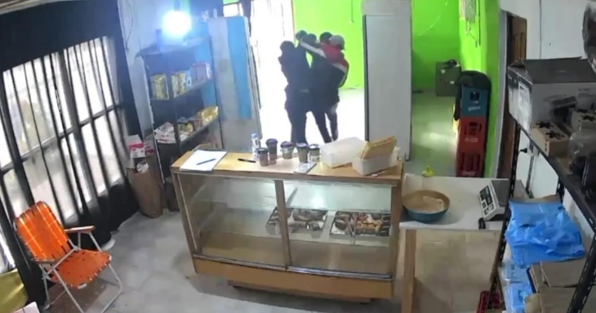 Comerciante enfrentoacute a un delincuente que intentoacute robar en su local