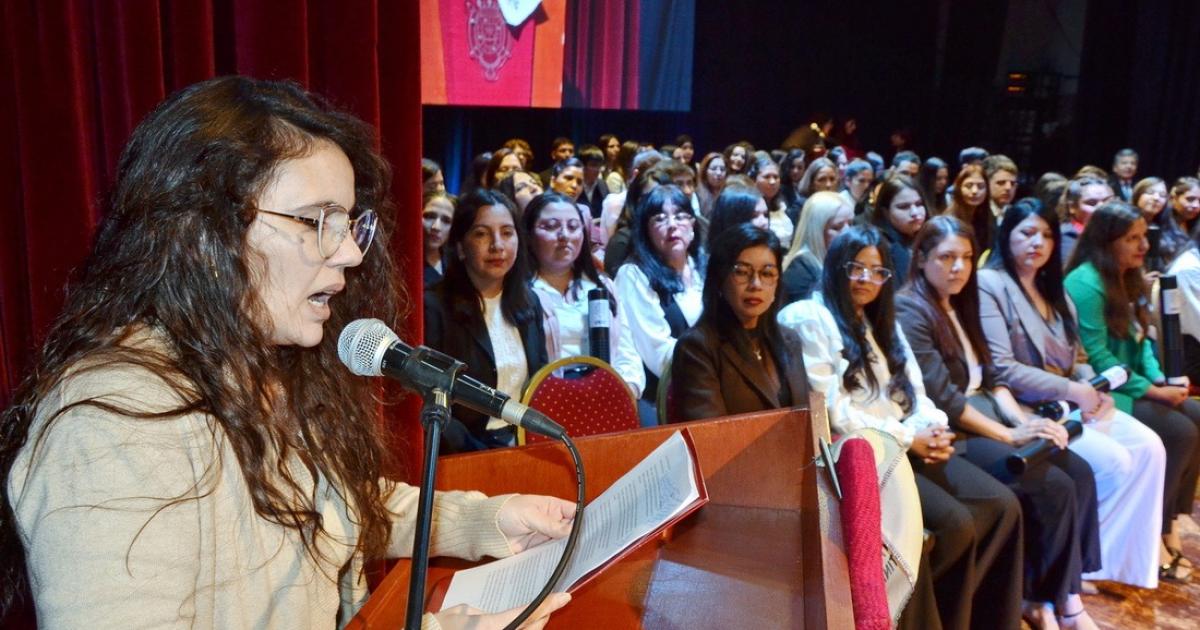 La UNSE realizoacute su 112ordf colacioacuten de grados con una emotiva ceremonia