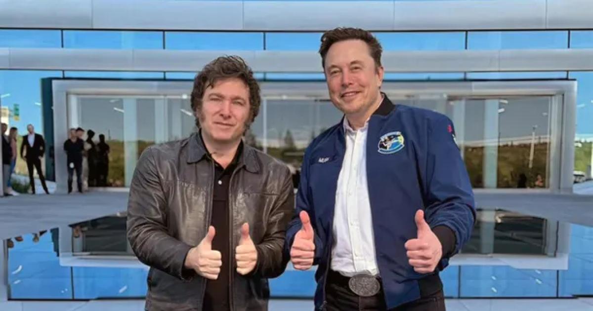 Milei confesoacute que le pidioacute a Elon Musk que le regalara un Tesla Cybertruck y diputados pediraacuten informes