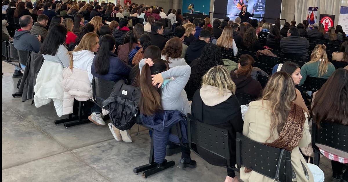 El colegio Beleacuten impulsoacute jornadas de capacitacioacuten sobre bullying ciberbullying y uso responsable de redes sociales