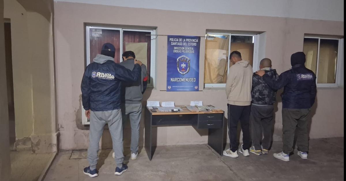 RONDA INFIEL- Para los policías los amigos andaban en plena transacción de drogas y cobranzas Sin embargo el entorno deslizó que fueron tras una mujer casada