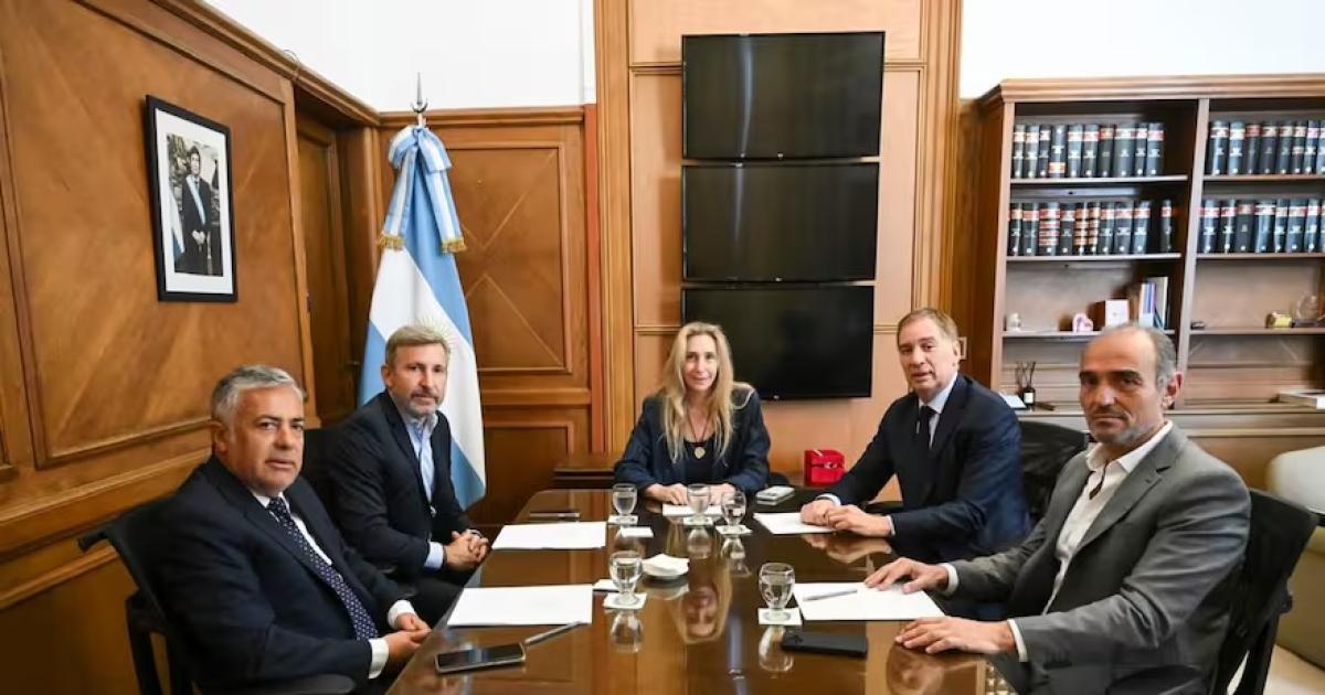 El fuerte ajuste de Caputo complicoacute los acuerdos de Diego Santilli con los gobernadores