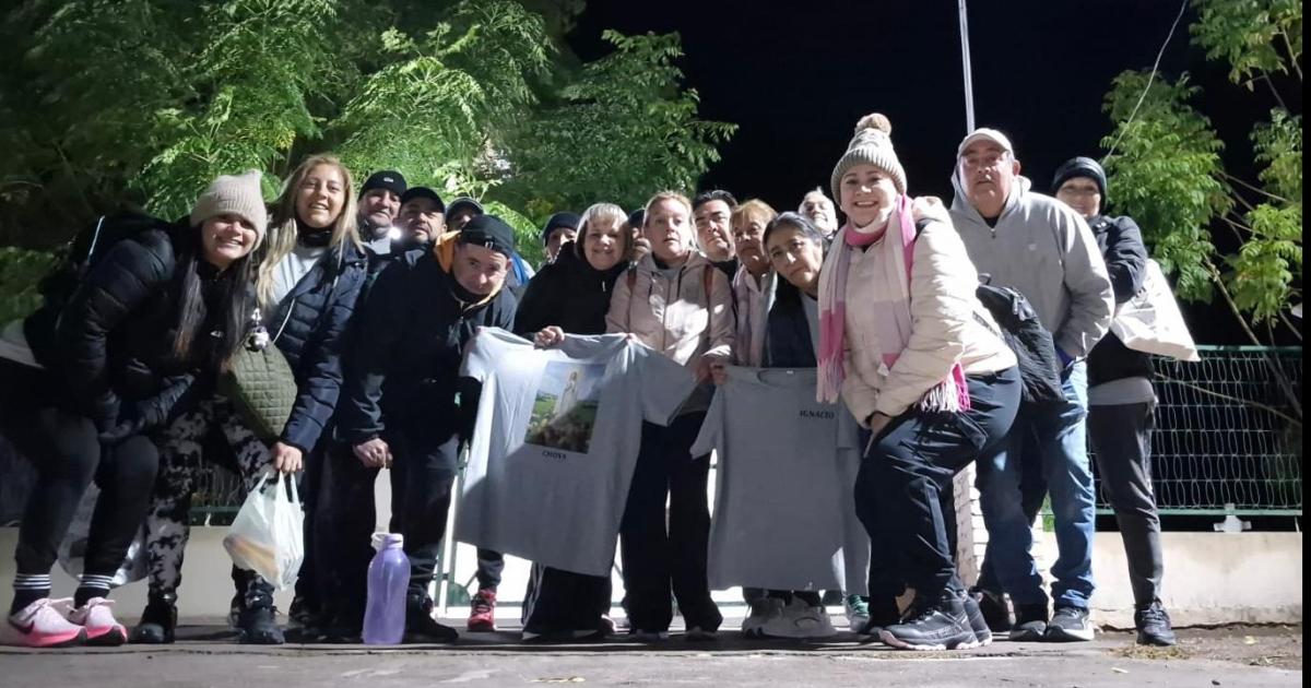 Peregrinos de Choya van al encuentro de la Virgen de Faacutetima 