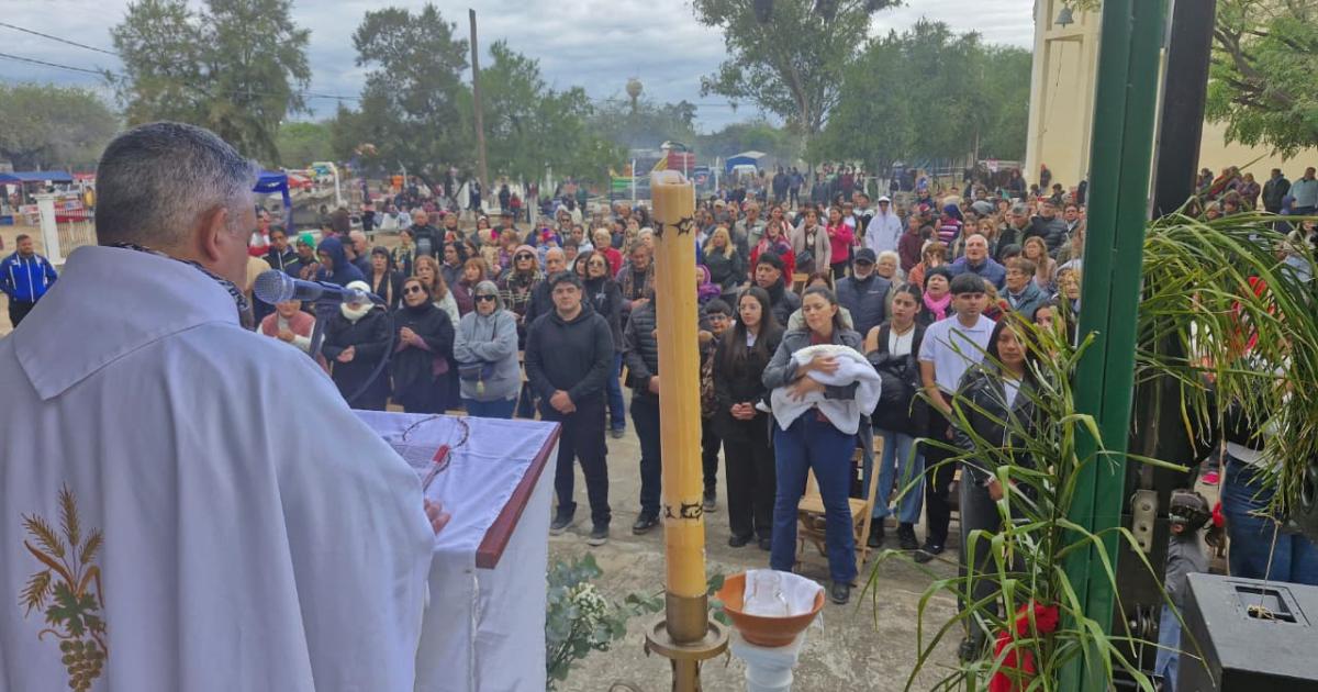 Autoridades provinciales participaron de la fiesta del Sentildeor Hallado en Riacuteo Hondo