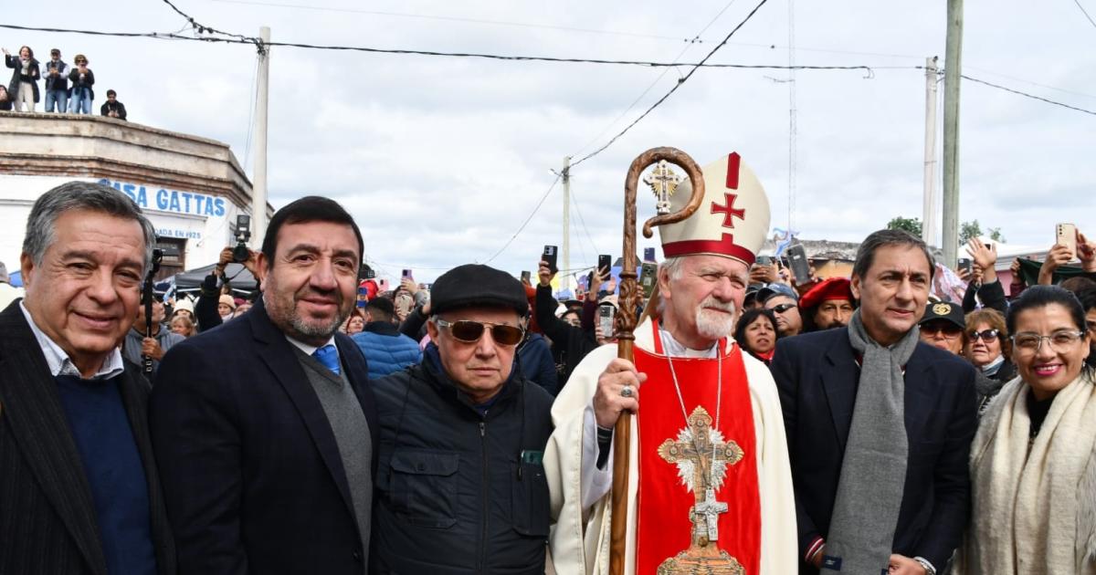 El vice gobernador participoacute de la fiesta central del Sentildeor de los Milagros de Mailiacuten