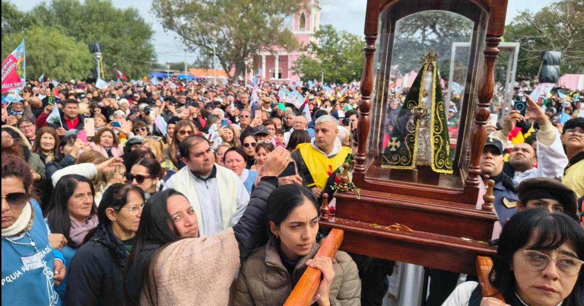 La sagrada imagen de la Virgen de Huachana peregrinoacute junto a Mailiacuten