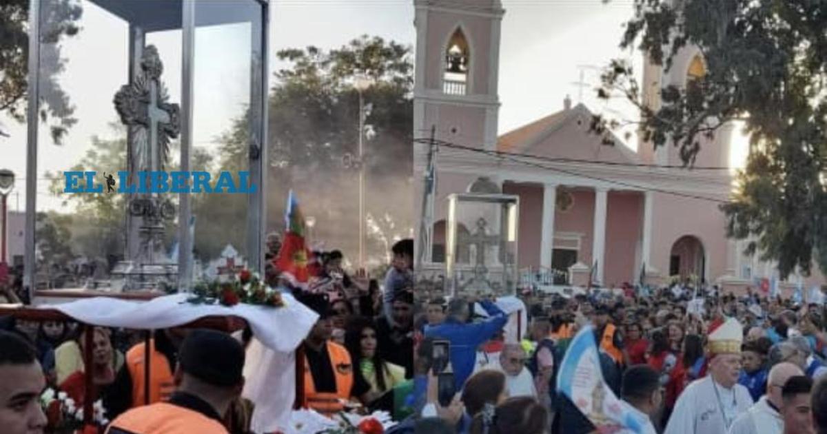 Villa Mailiacuten- una multitud de fieles vivioacute la Fiesta Grande en honor al Sentildeor de los Milagros