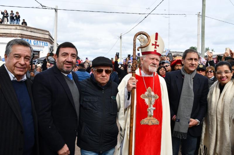 El vice gobernador participoacute de la fiesta central del Sentildeor de los Milagros de Mailiacuten