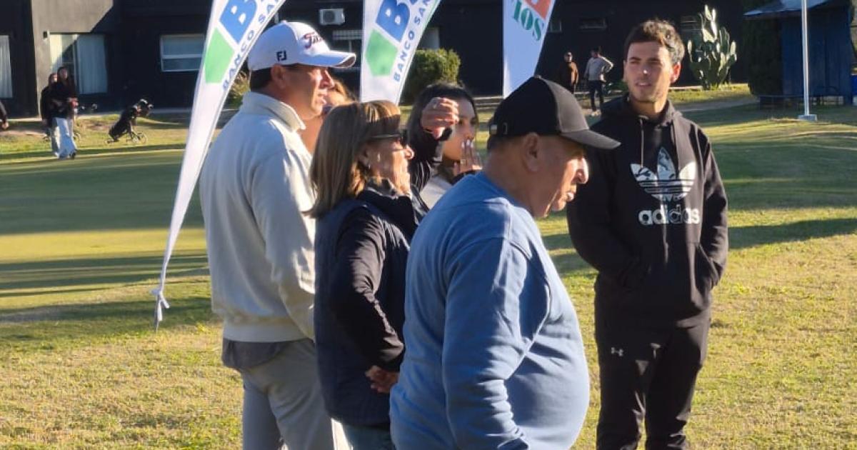 FOTOS- Ramiro Loacutepez Bustos y Guadalupe Enrico fueron los ganadores de la  Copa Banco Santiago del Estero en golf