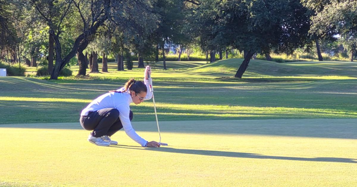 FOTOS- Ramiro Loacutepez Bustos y Guadalupe Enrico fueron los ganadores de la  Copa Banco Santiago del Estero en golf