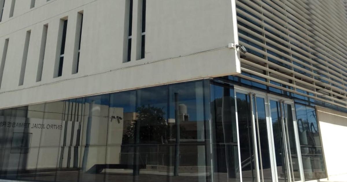 Investigan fallecimiento de una nintildea de 10 antildeos y demoran a su padre