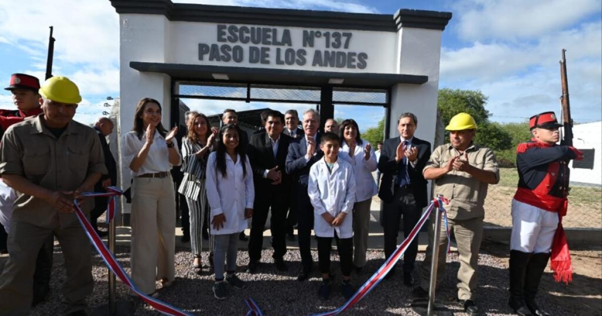 El gobernador Eliacuteas Suaacuterez inaugura hoy obras escolares