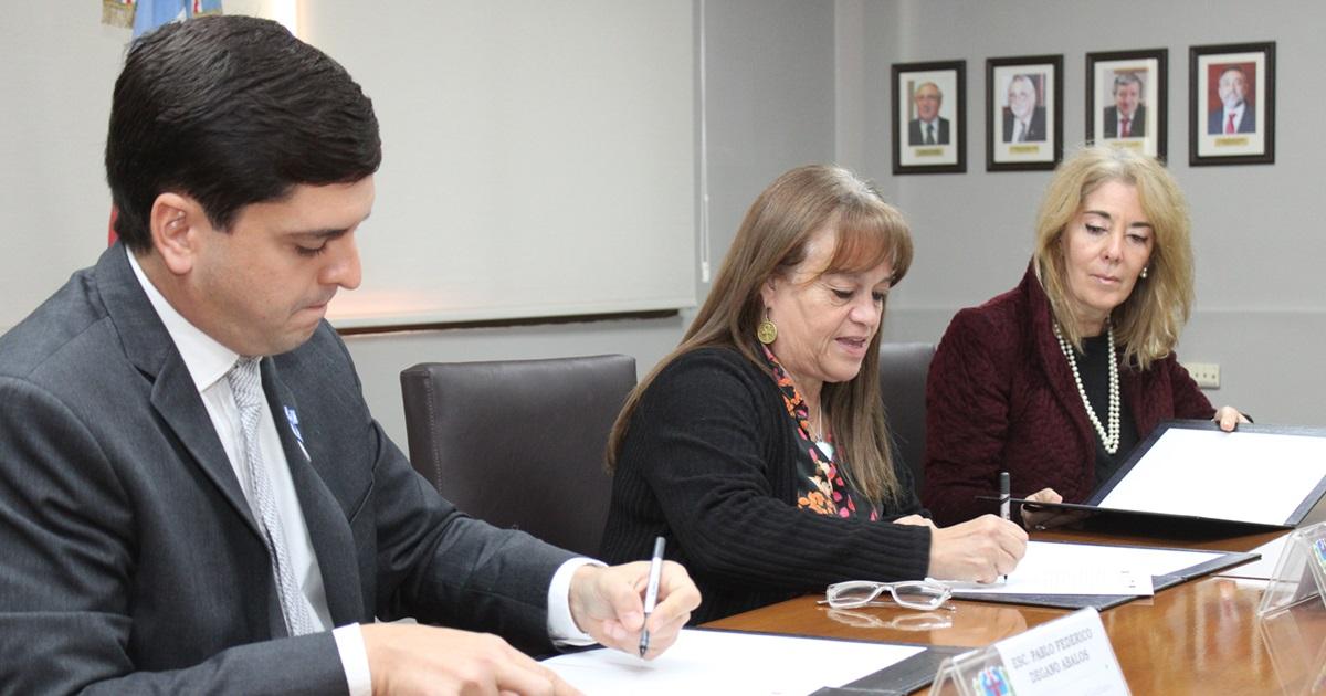 El Centro Uacutenico de Capacitacioacuten firmoacute un convenio de cooperacioacuten con el Colegio Notarial