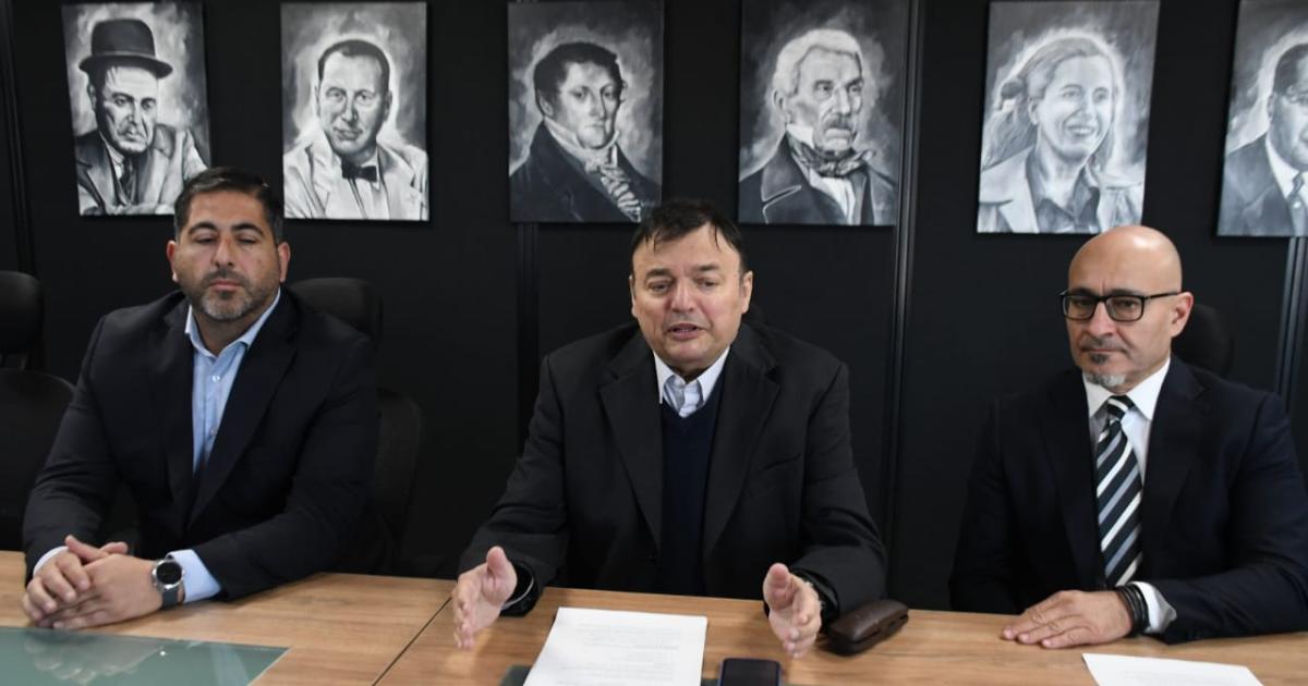 El ministro de Economiacutea anuncioacute el Reacutegimen de Regularizacioacuten Tributaria 2026 con beneficios clave para contribuyentes
