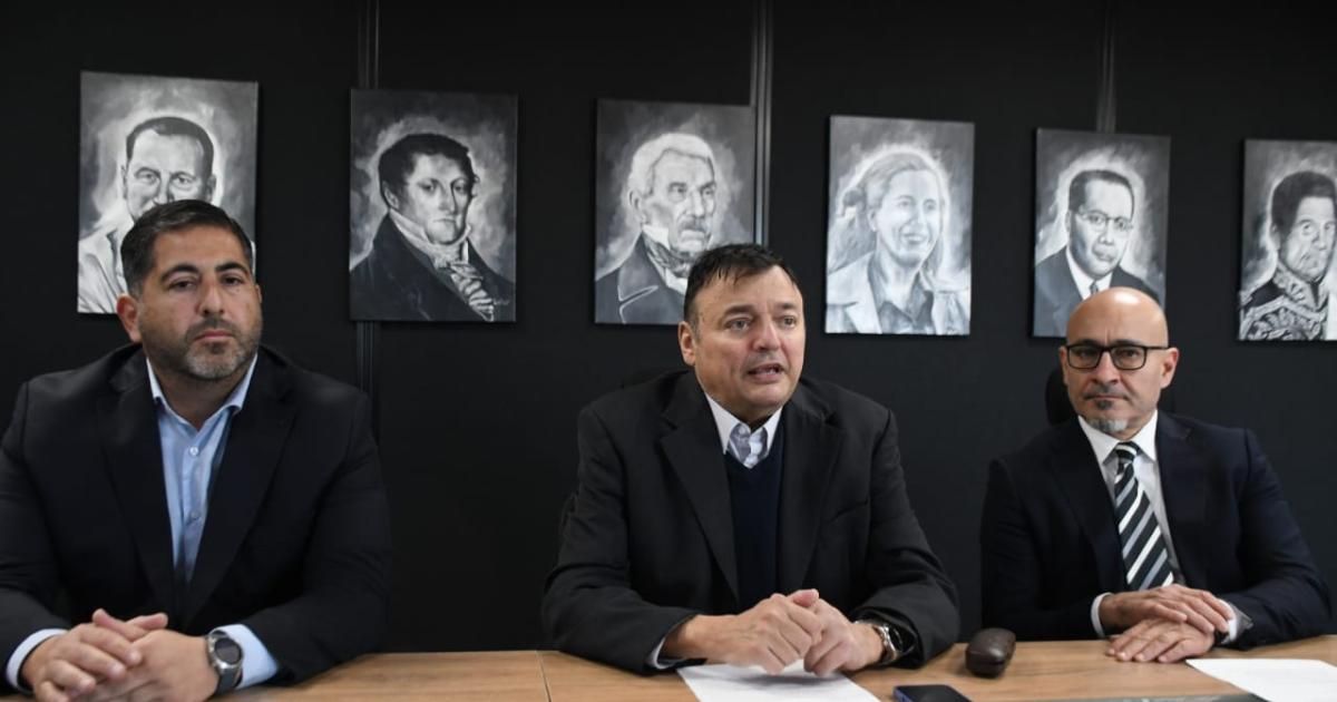 EQUIPO El Dtor de Rentas Matías Nazer el ministro Chara y el subsecretario de Ingresos Pblicos Federico Scrimini