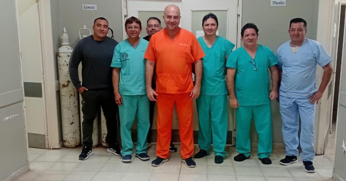 Servicio de Cirugiacutea con el equipo del Programa Quiruacutergico Itinerante del Interior